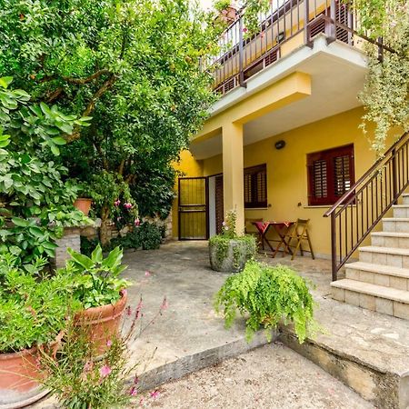 Apartments Redenta Tar-Vabriga المظهر الخارجي الصورة