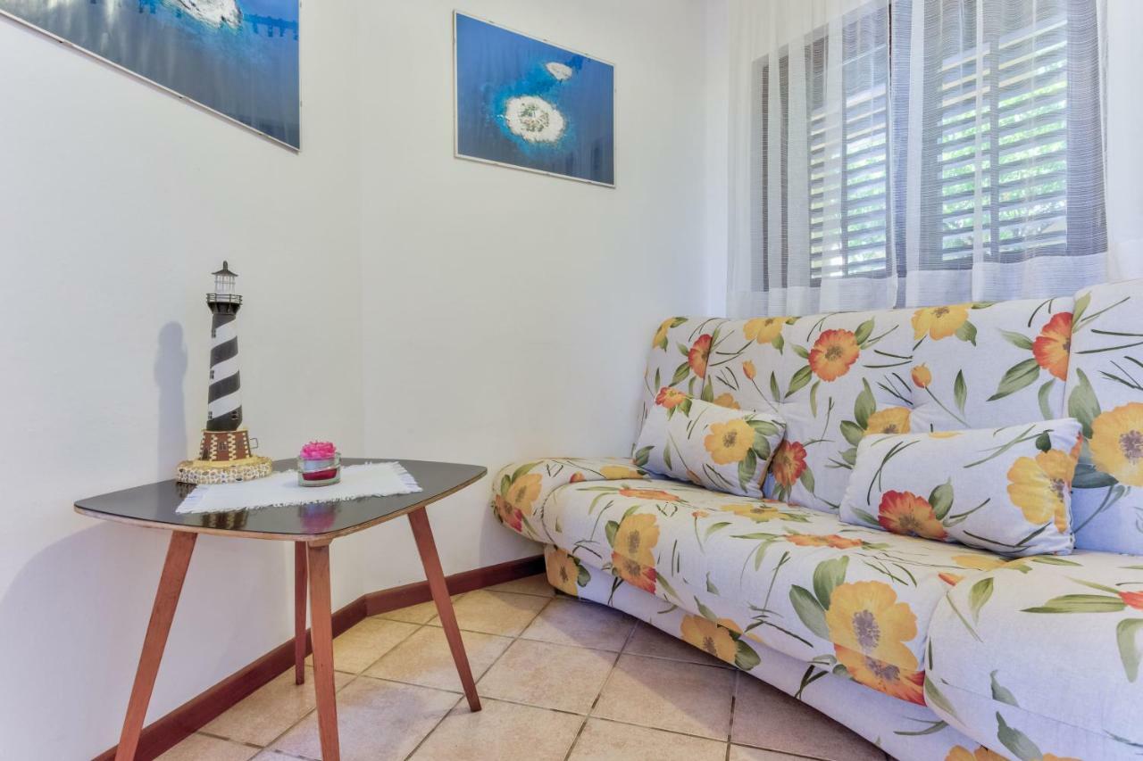 Apartments Redenta Tar-Vabriga المظهر الخارجي الصورة